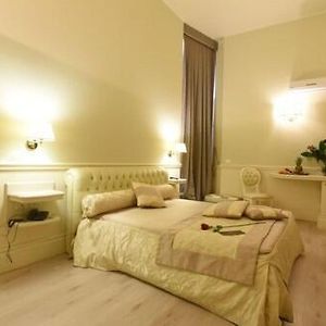 Habitación Económica con Cama King